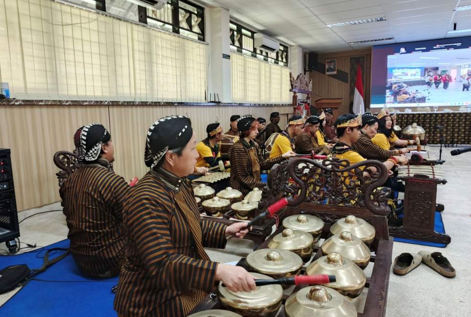 BINAR 2025: Dari Filipina hingga Vietnam, Mahasiswa Asing Belajar Seni di BBPPMPV Seni dan Budaya